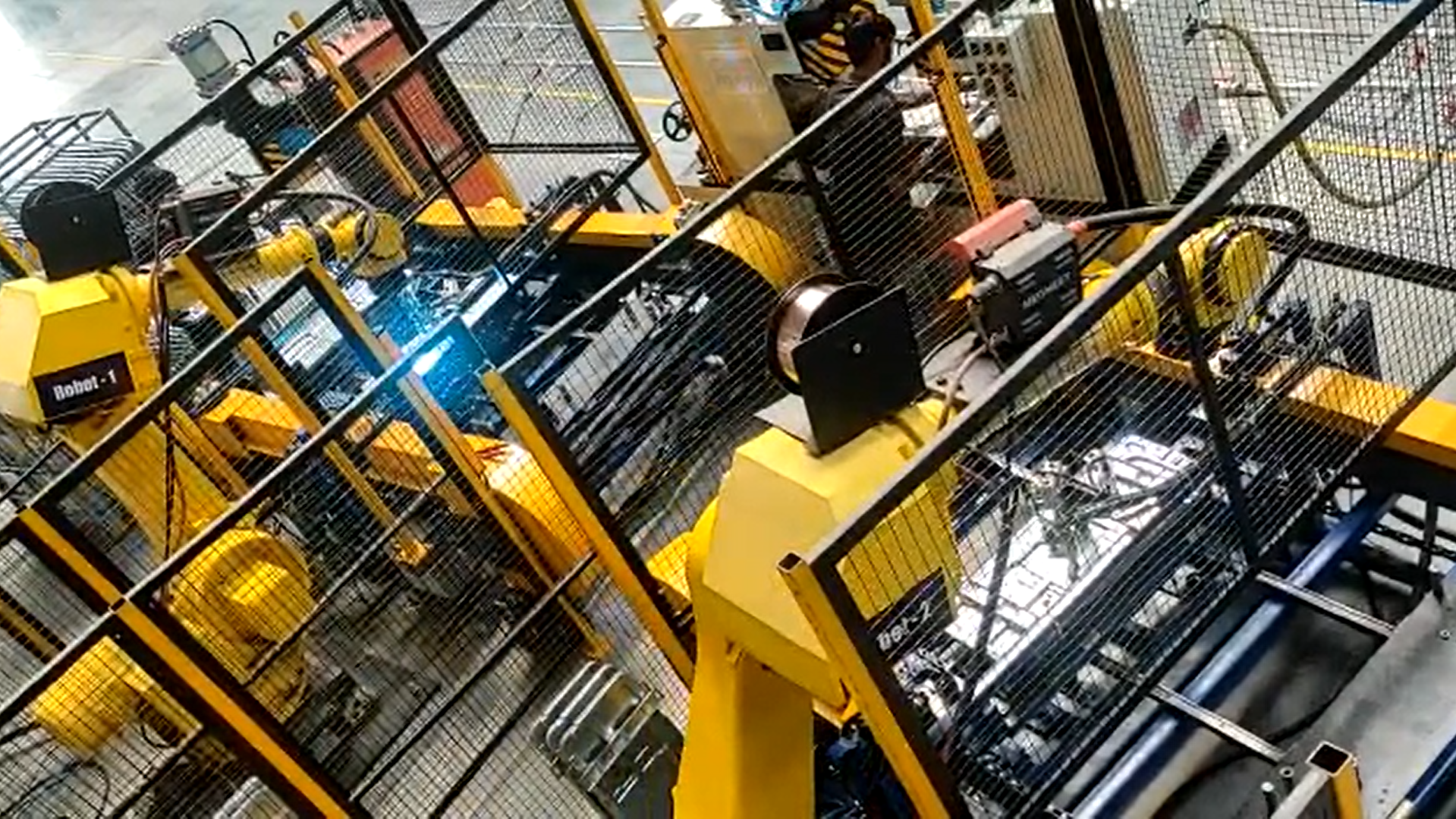 Robotic welding line automation integrated in plant line